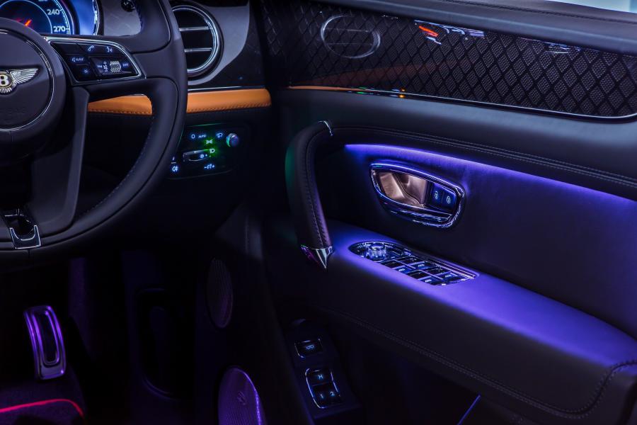 Детали интерьера Bentley Bentayga V8 2018 года  (MY) (фото 11 из 17)